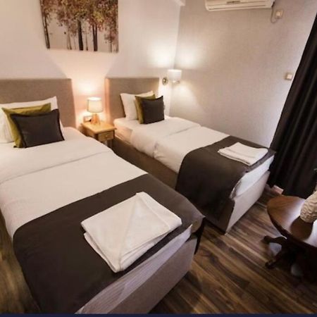 Hotel Garni Ideal Подгориця Екстер'єр фото