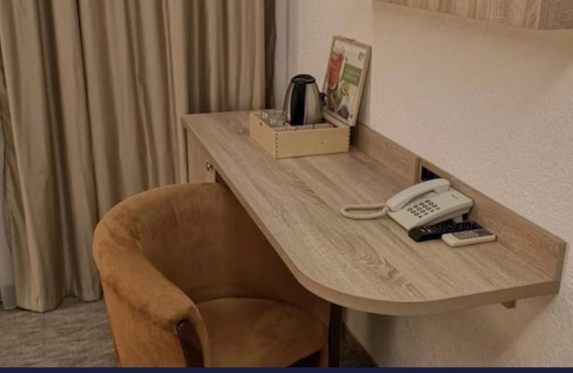 Hotel Garni Ideal Подгориця Екстер'єр фото