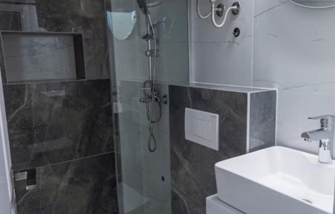 Hotel Garni Ideal Подгориця Екстер'єр фото