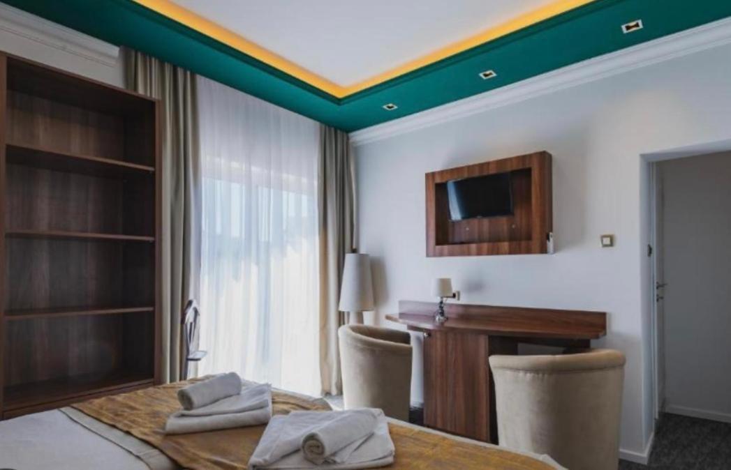 Hotel Garni Ideal Подгориця Екстер'єр фото