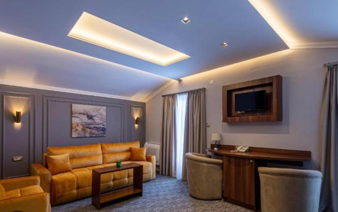 Hotel Garni Ideal Подгориця Екстер'єр фото
