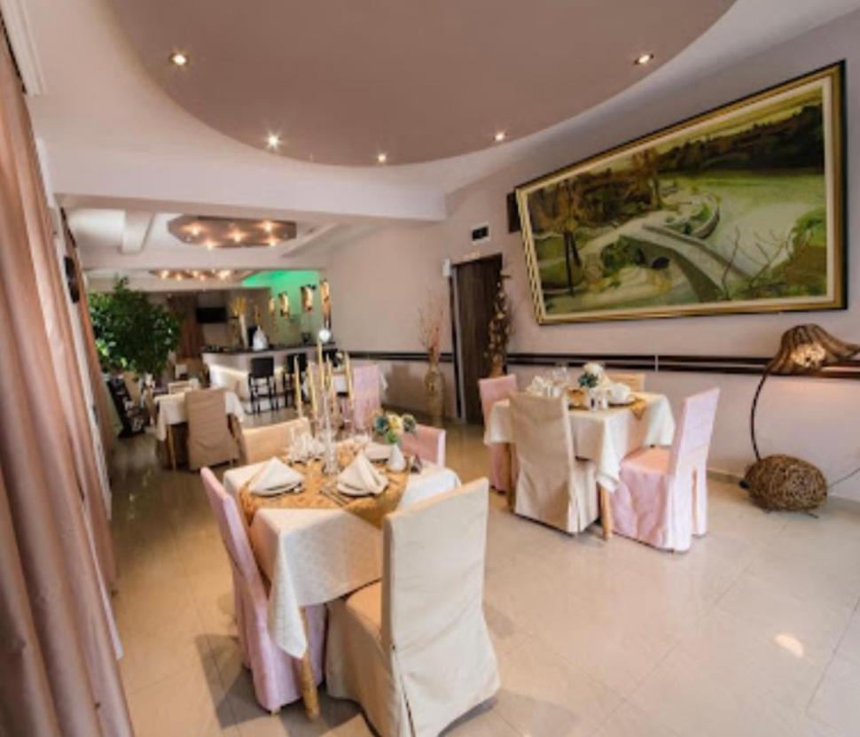Hotel Garni Ideal Подгориця Екстер'єр фото