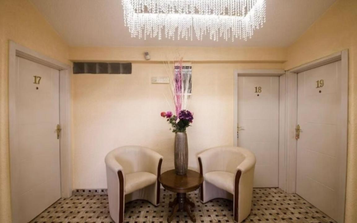 Hotel Garni Ideal Подгориця Екстер'єр фото